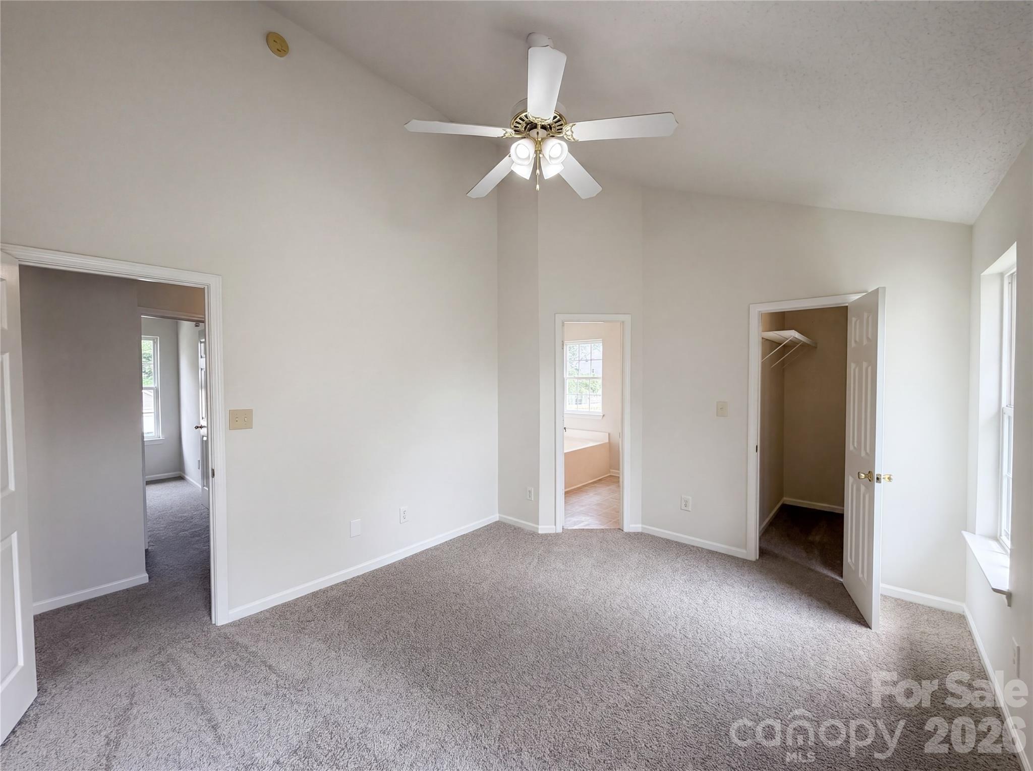 1841 Mission Oaks Street Property Photo 4