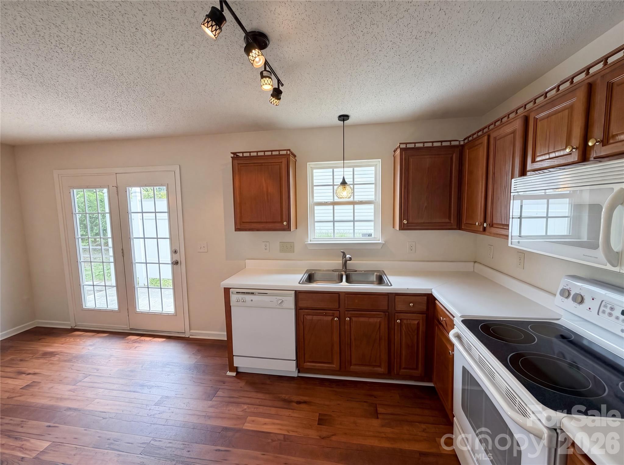 1841 Mission Oaks Street Property Photo 7
