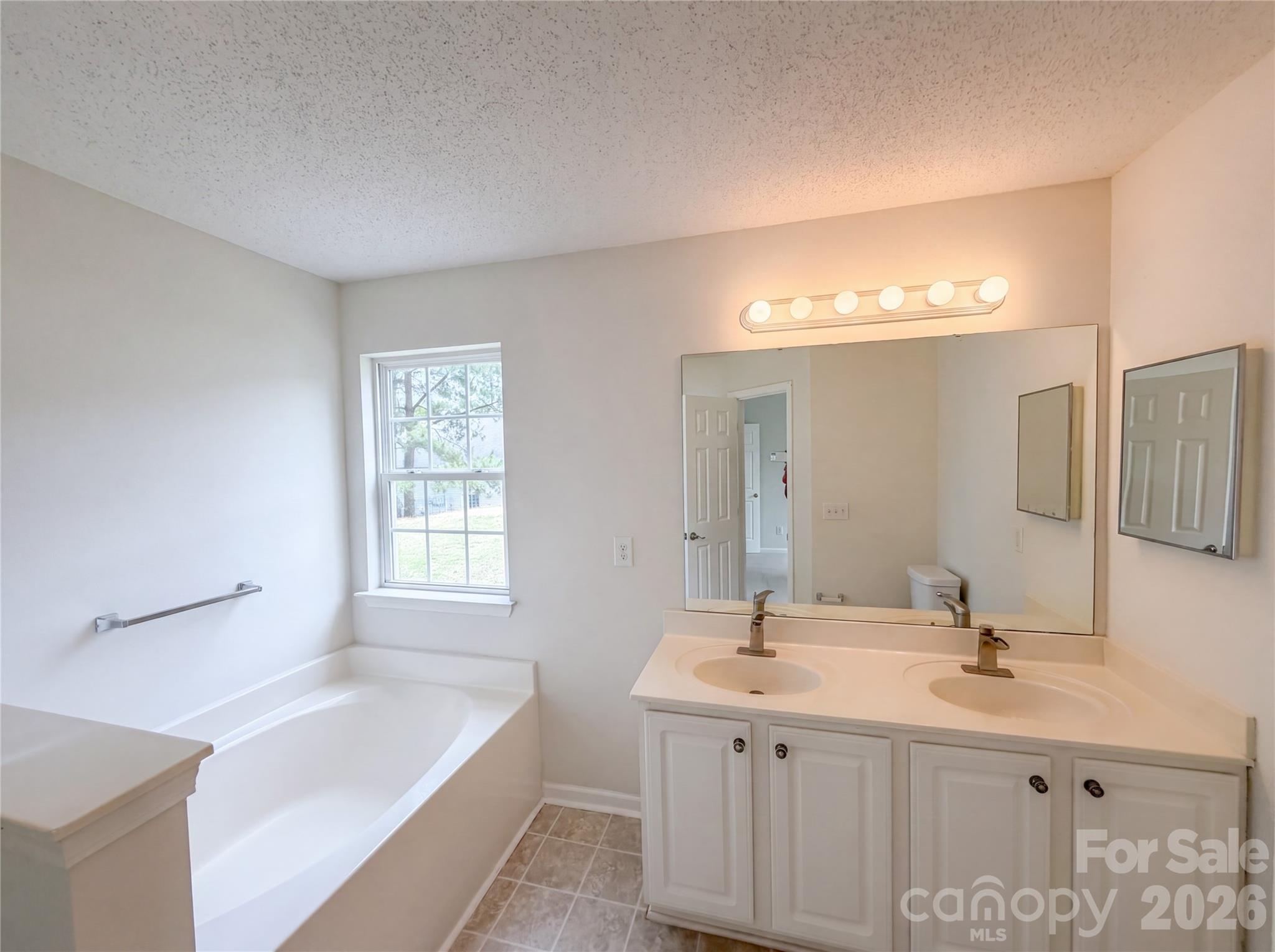 1841 Mission Oaks Street Property Photo 11