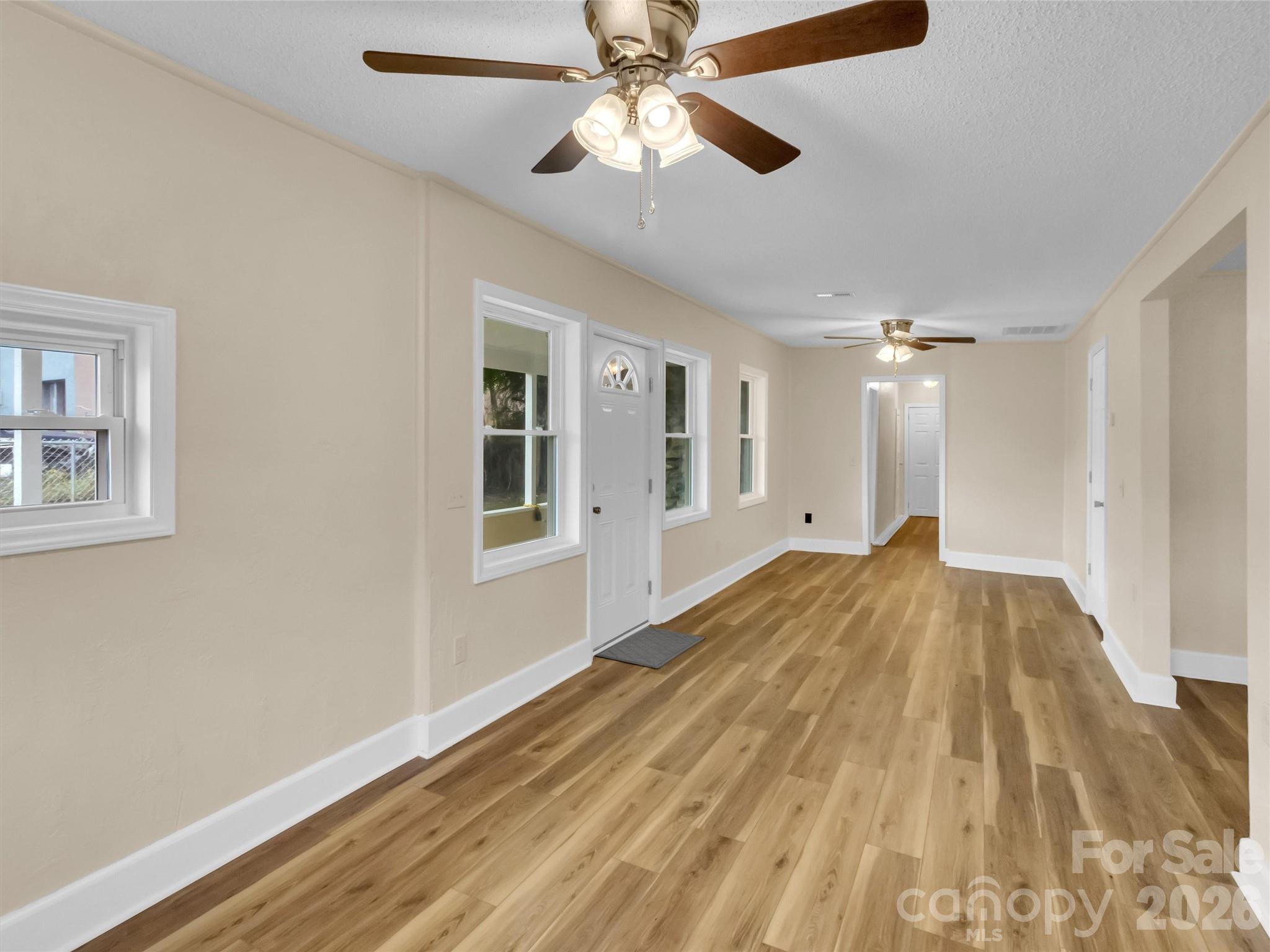 492 Riverbend Street Property Photo 7