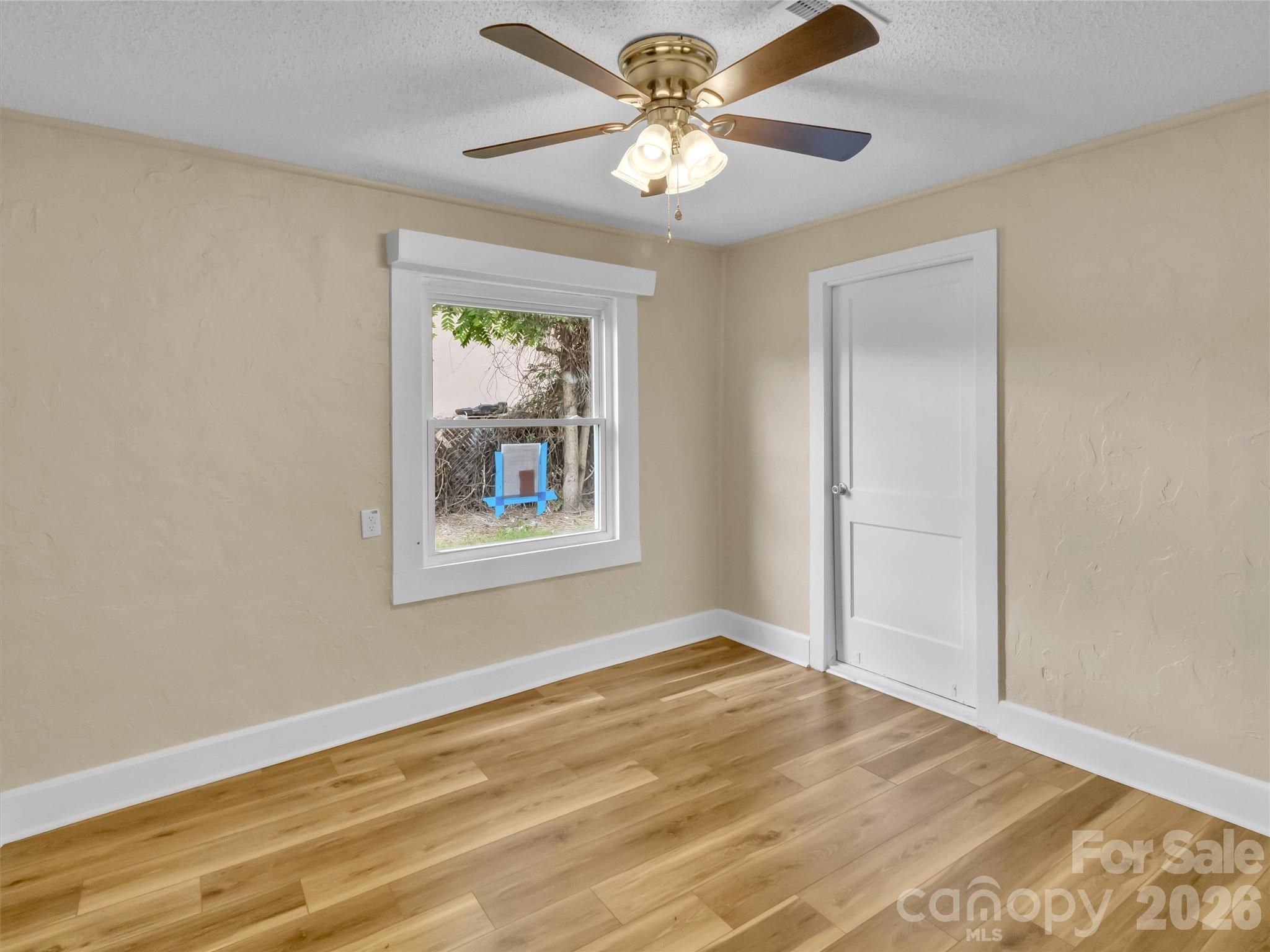 492 Riverbend Street Property Photo 14