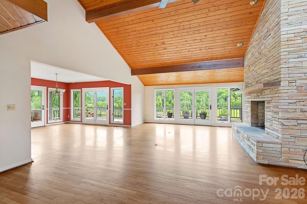 547 Windover Drive Property Photo 2