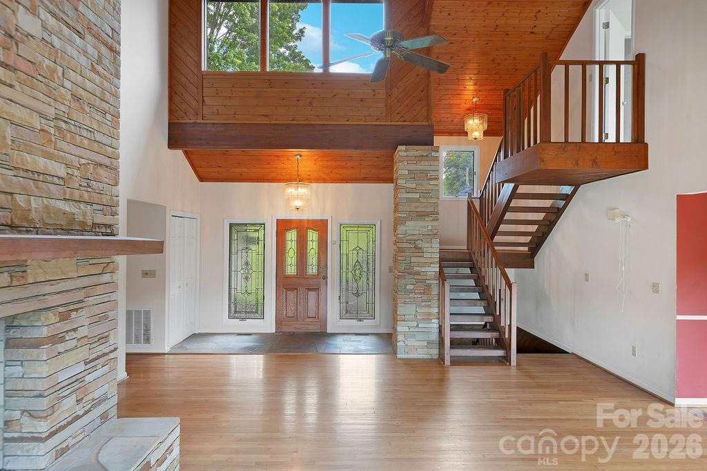547 Windover Drive Property Photo 3