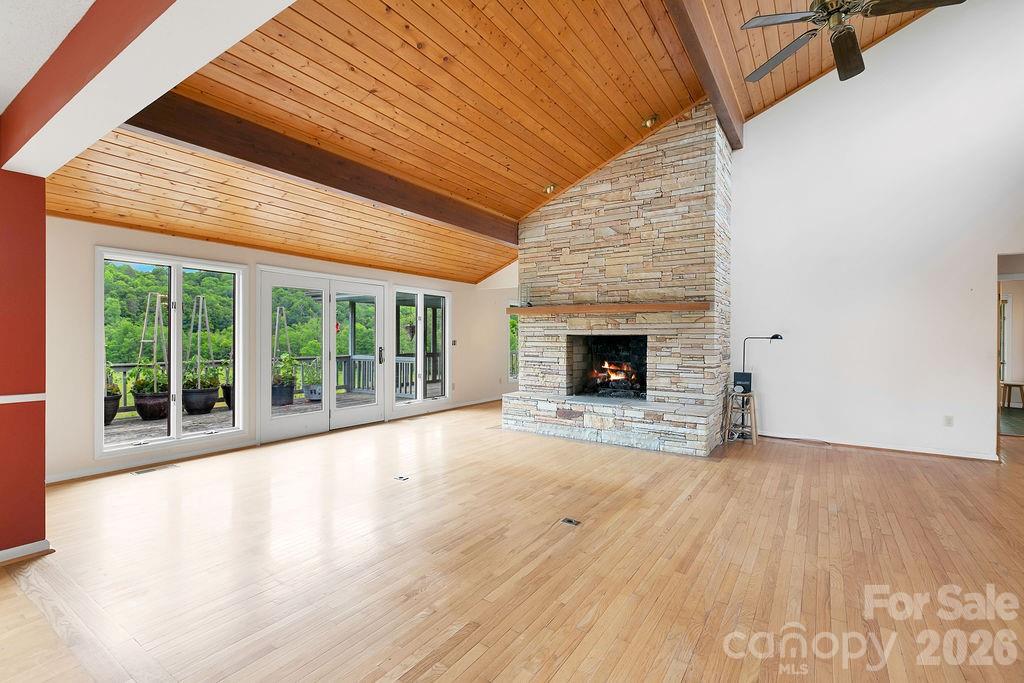 547 Windover Drive Property Photo 6