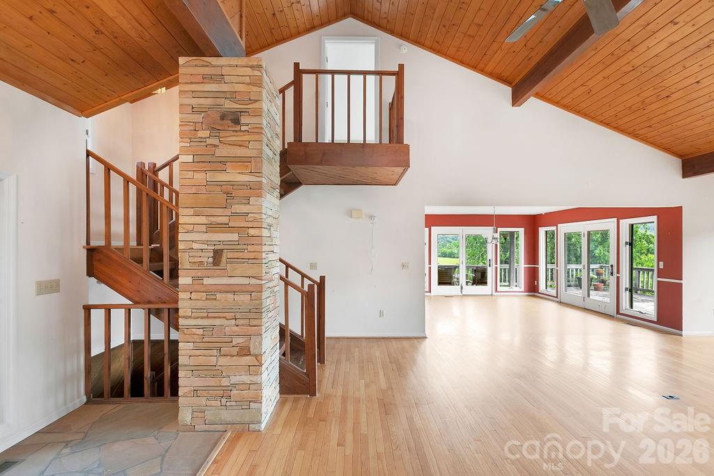 547 Windover Drive Property Photo 7