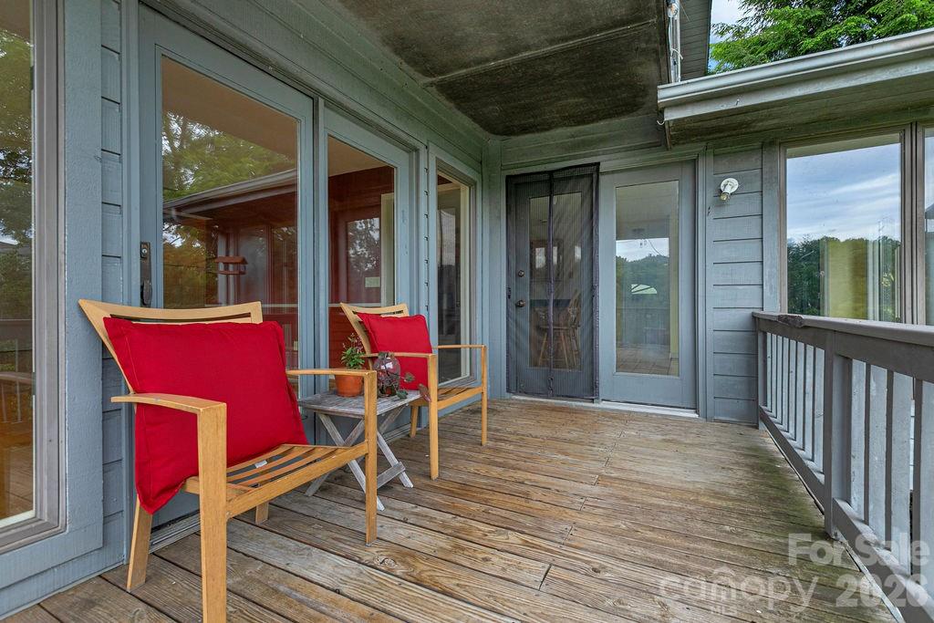 547 Windover Drive Property Photo 17