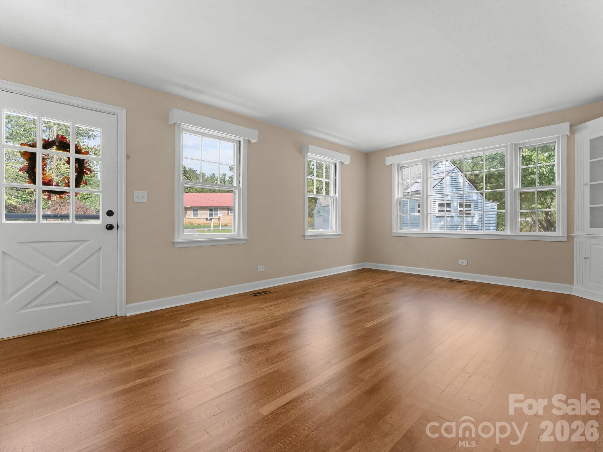 106 Green Acres Avenue Property Photo 8