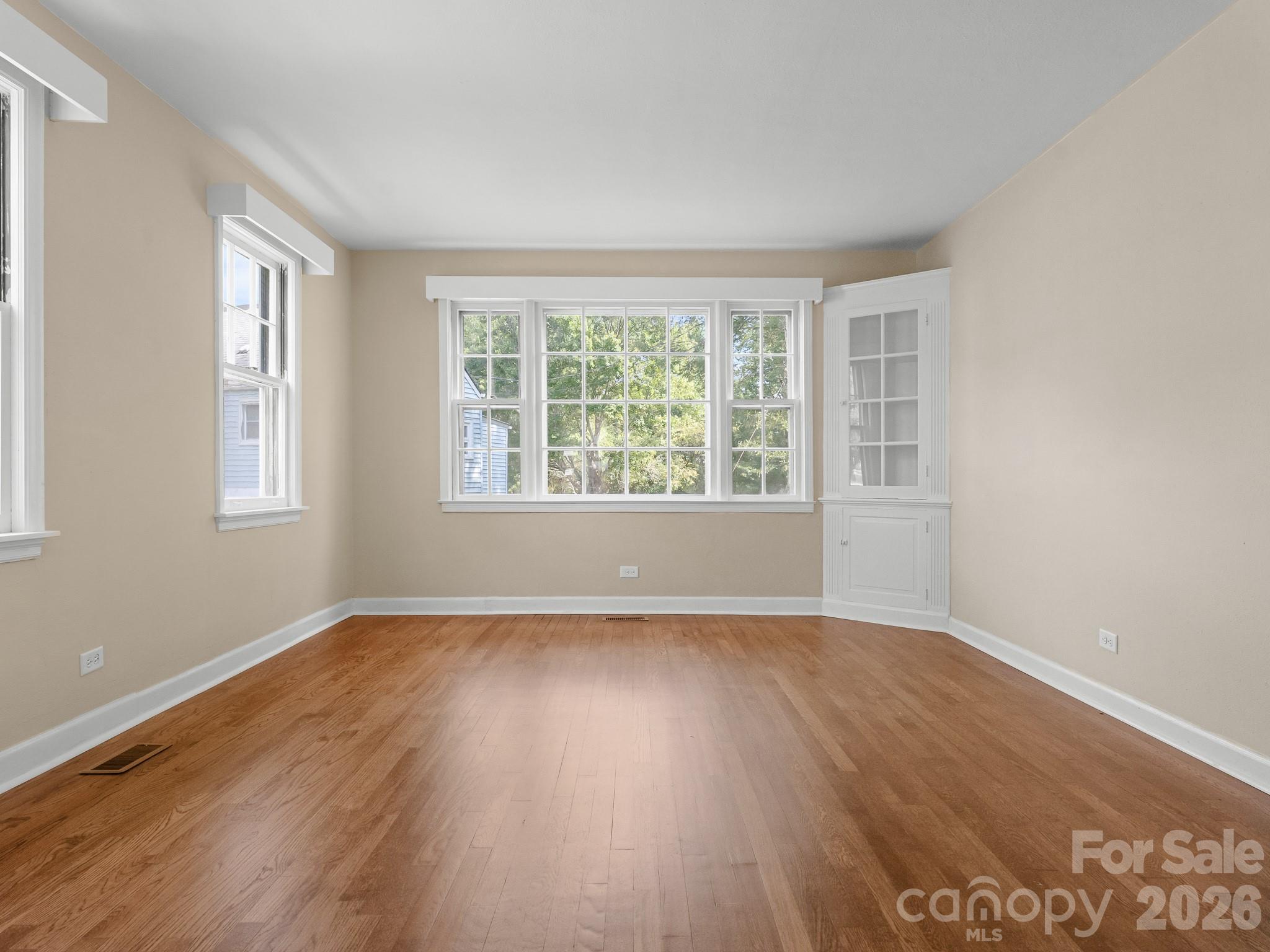106 Green Acres Avenue Property Photo 9