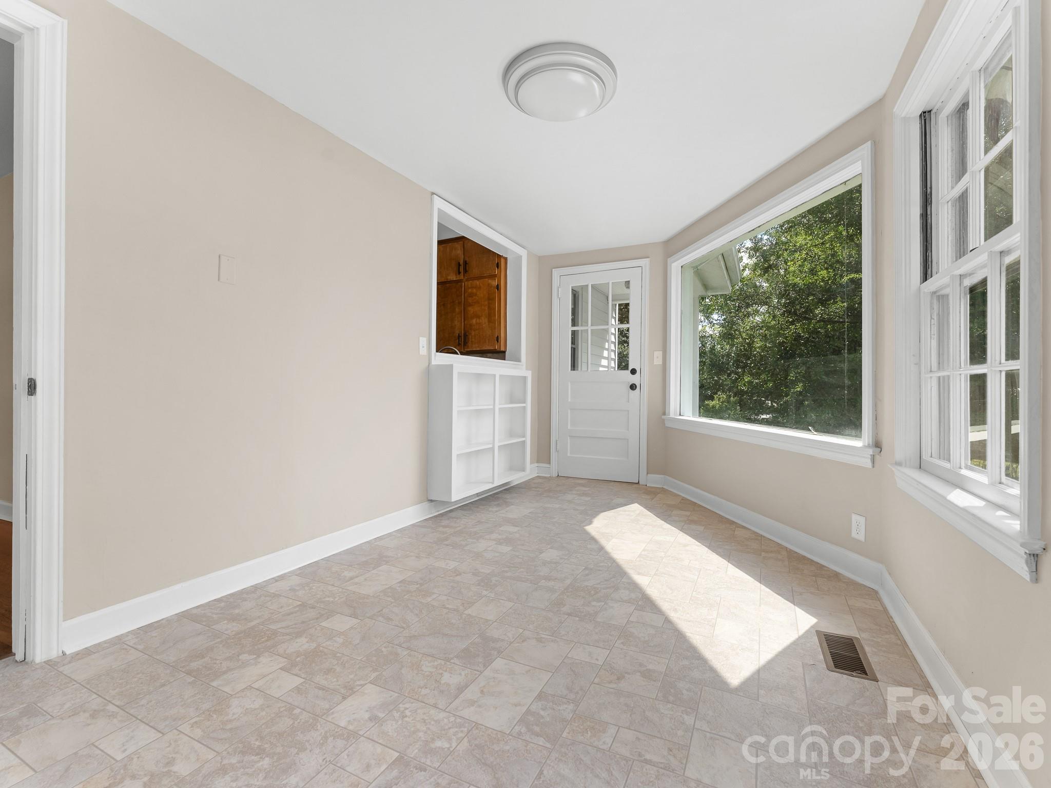 106 Green Acres Avenue Property Photo 15