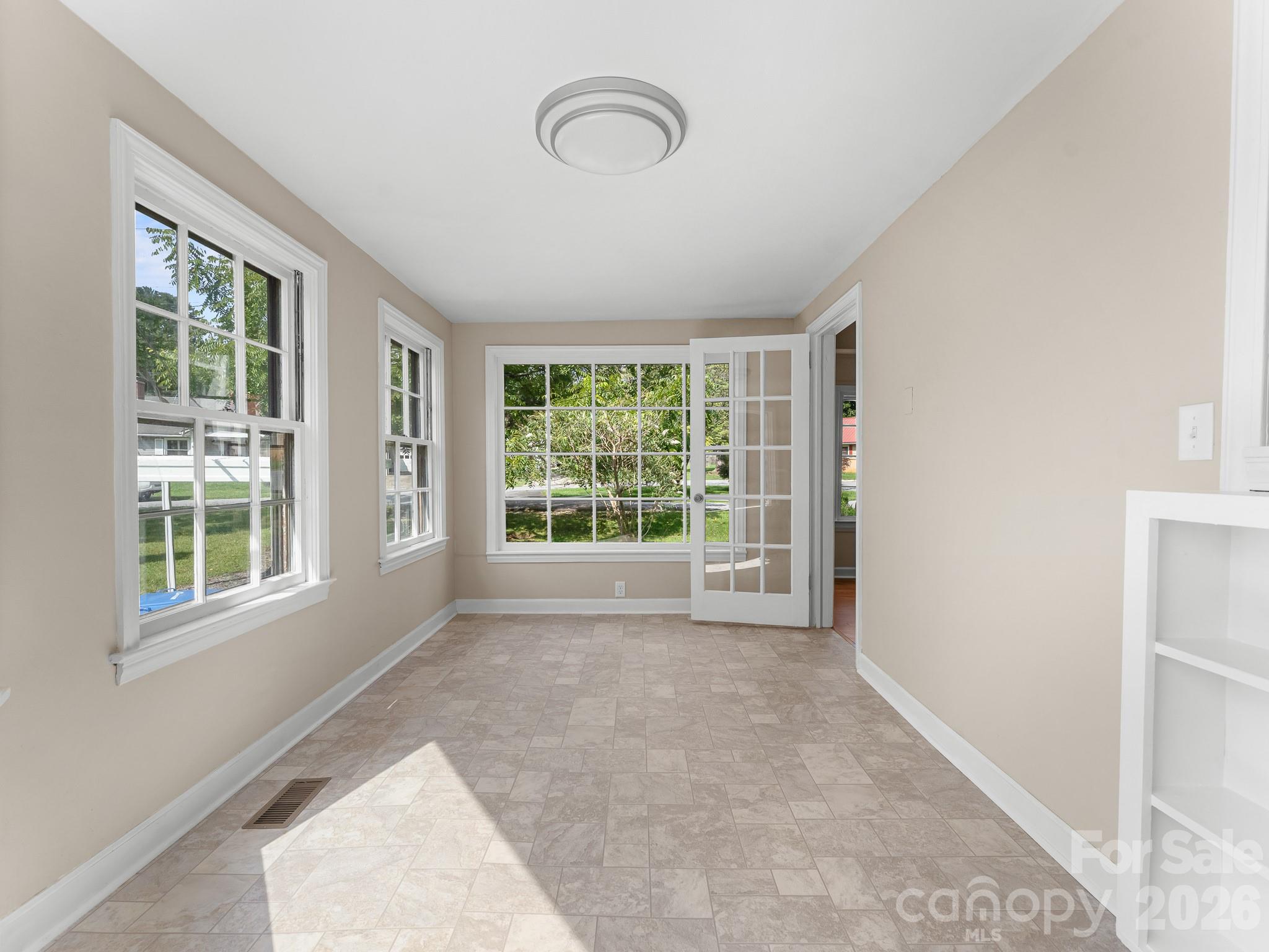 106 Green Acres Avenue Property Photo 16