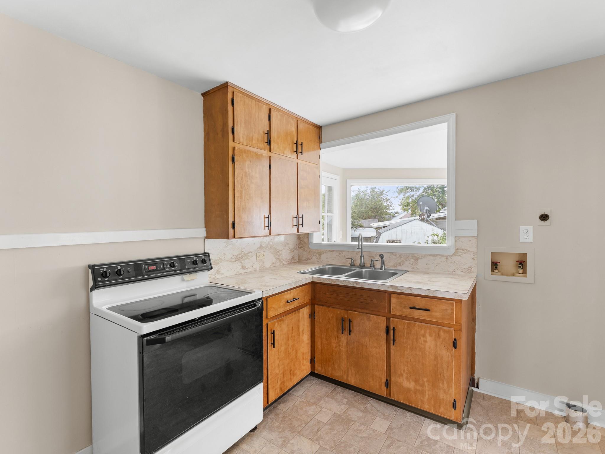 106 Green Acres Avenue Property Photo 18