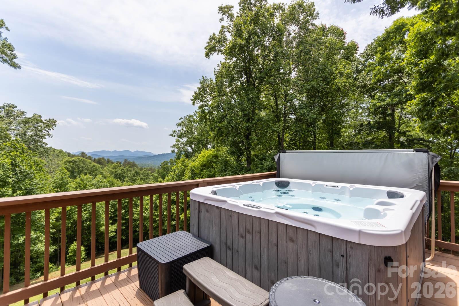 110 Mountain Crest Drive Property Photo 6