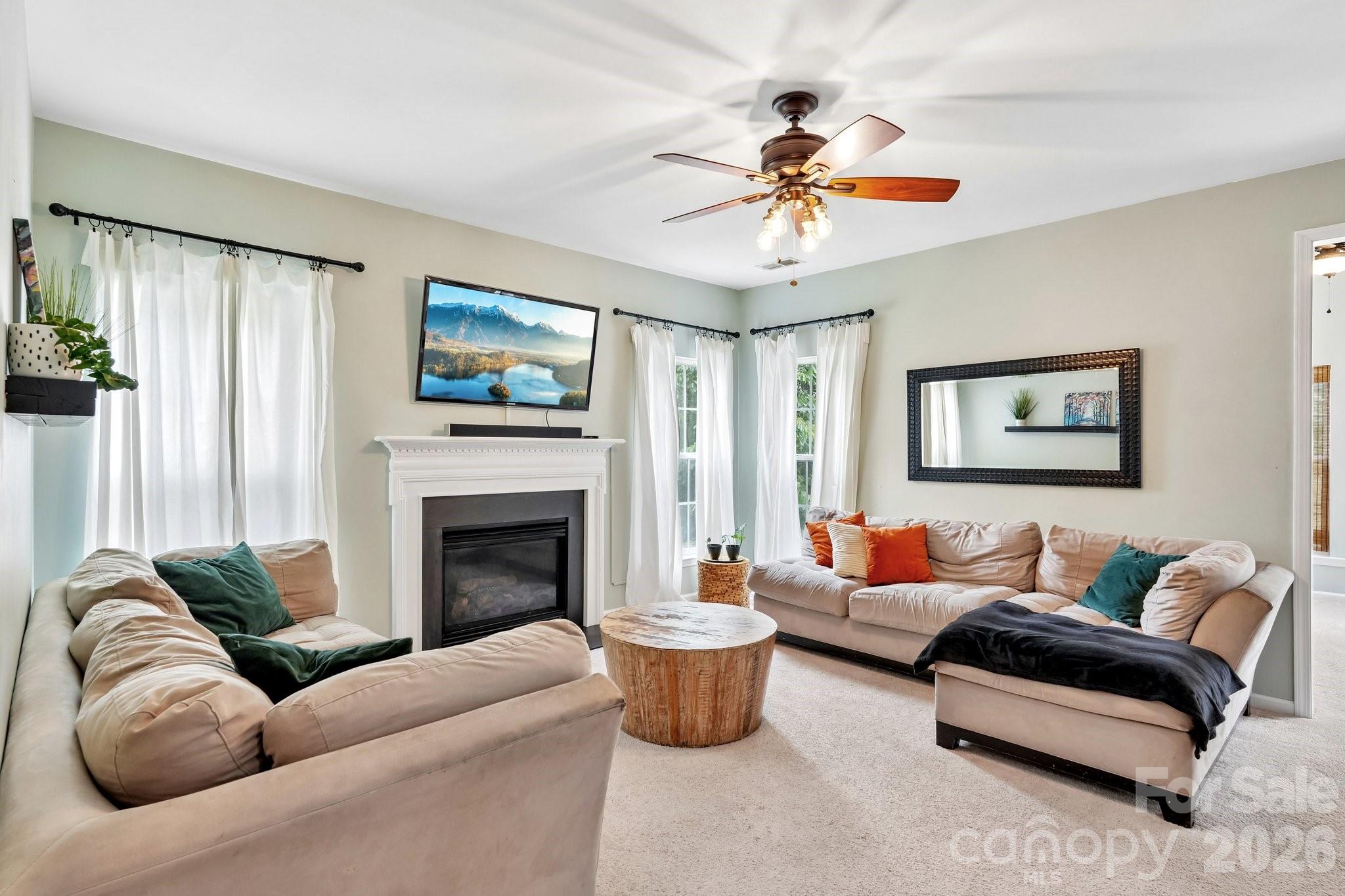 1038 Pepperwood Place Property Photo 7