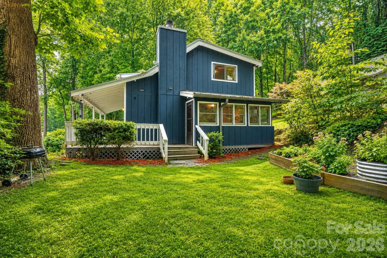 100 Bristol Lane Property Photo 1
