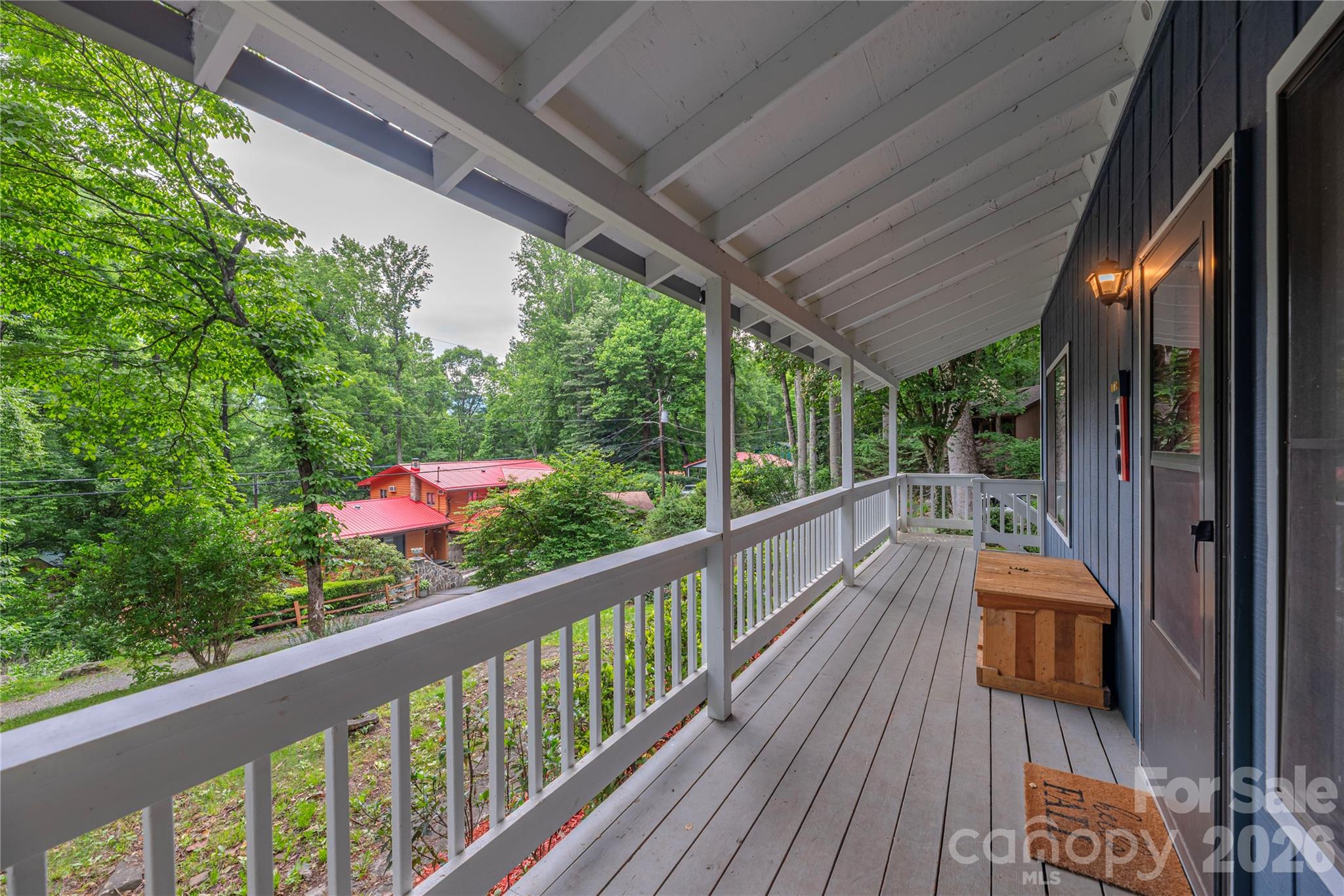 100 Bristol Lane Property Photo 5