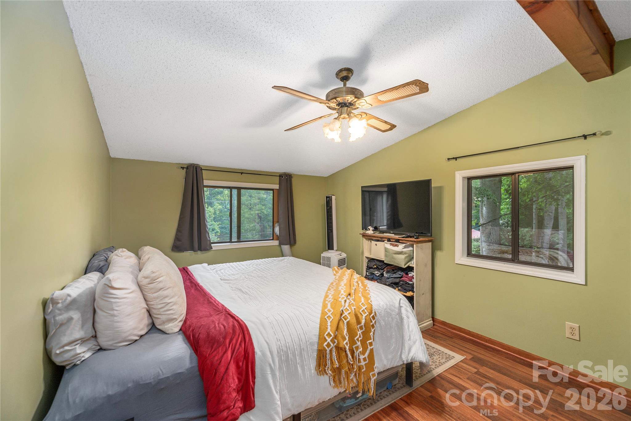 100 Bristol Lane Property Photo 16