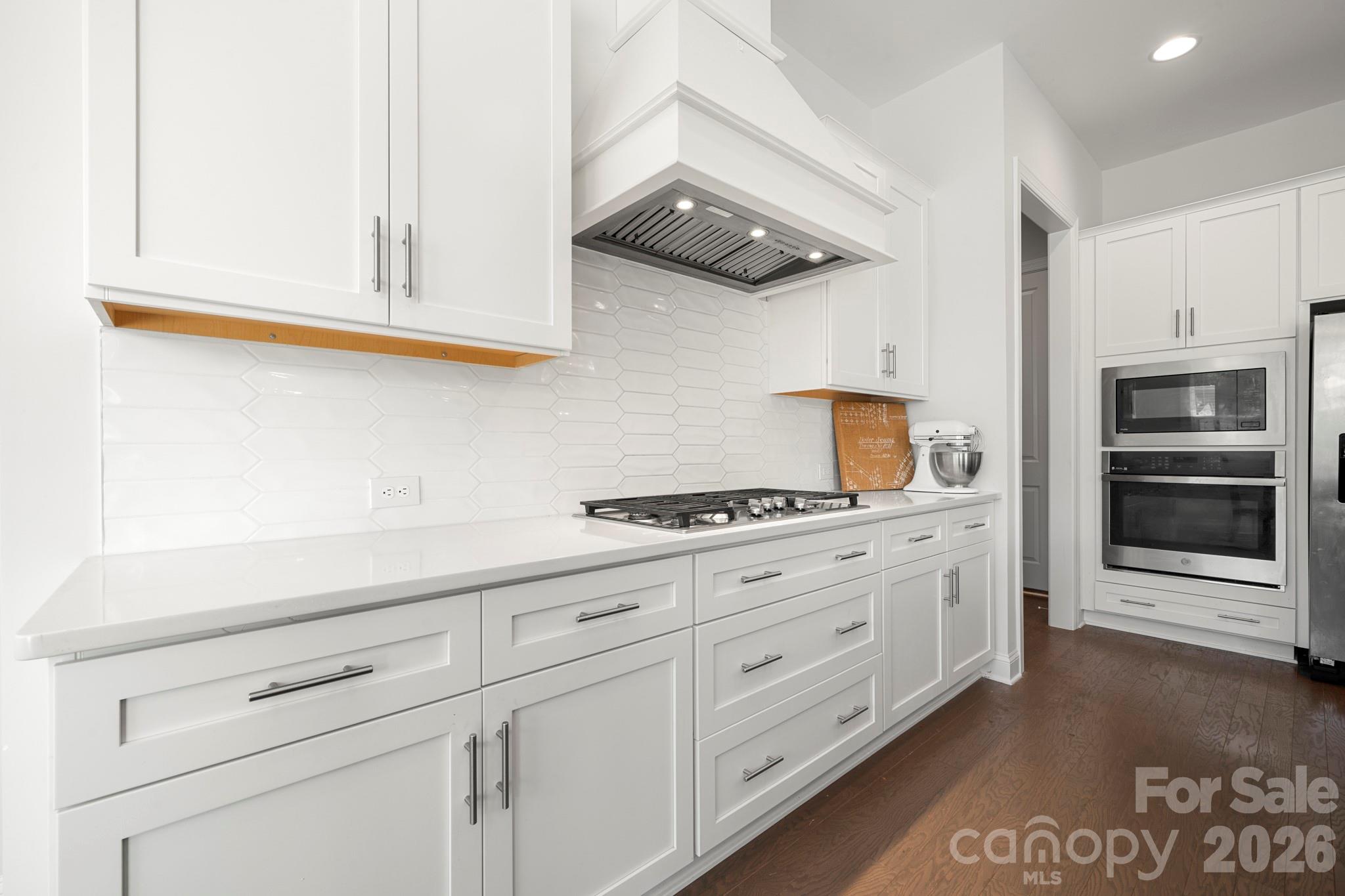 5005 Alexander Manor Drive Property Photo 13