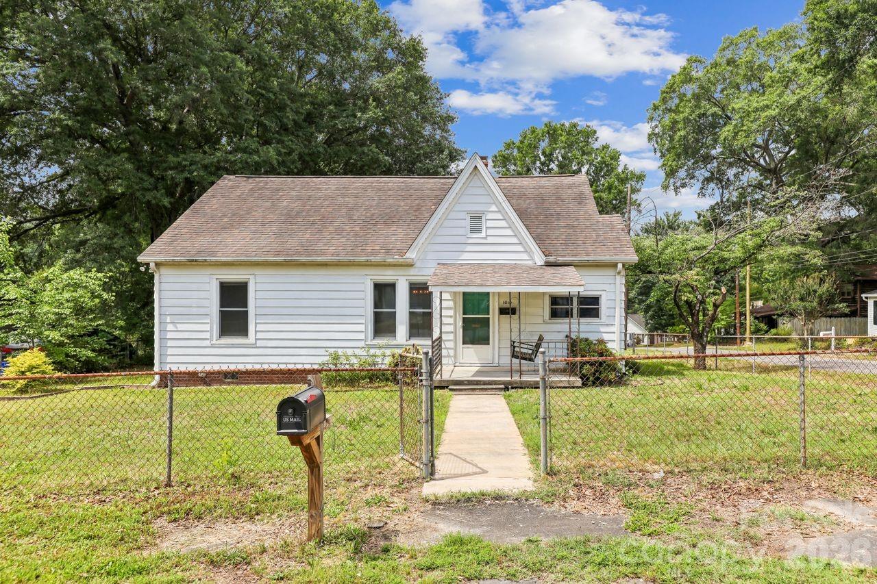 1010 Desoto Avenue Property Photo 2