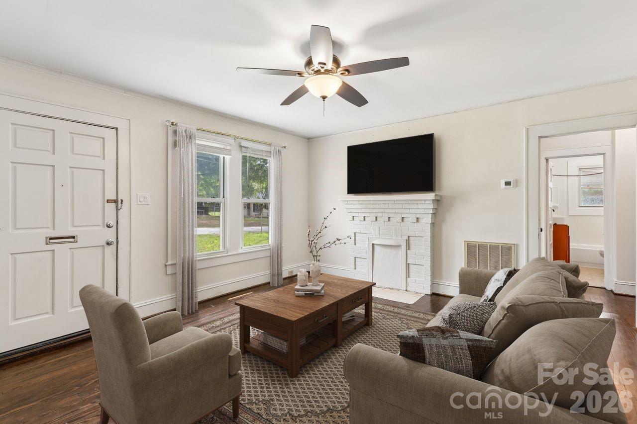 1010 Desoto Avenue Property Photo 8