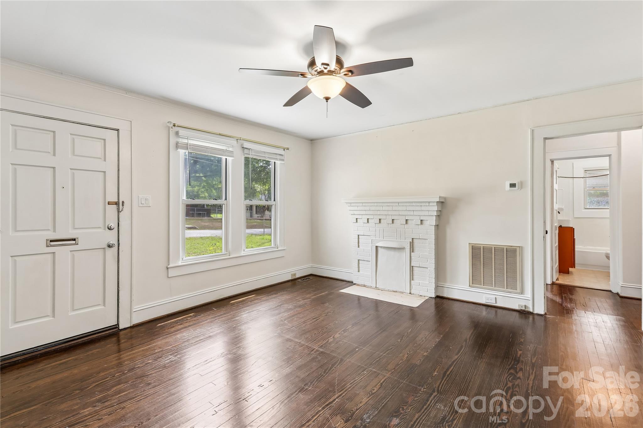 1010 Desoto Avenue Property Photo 9