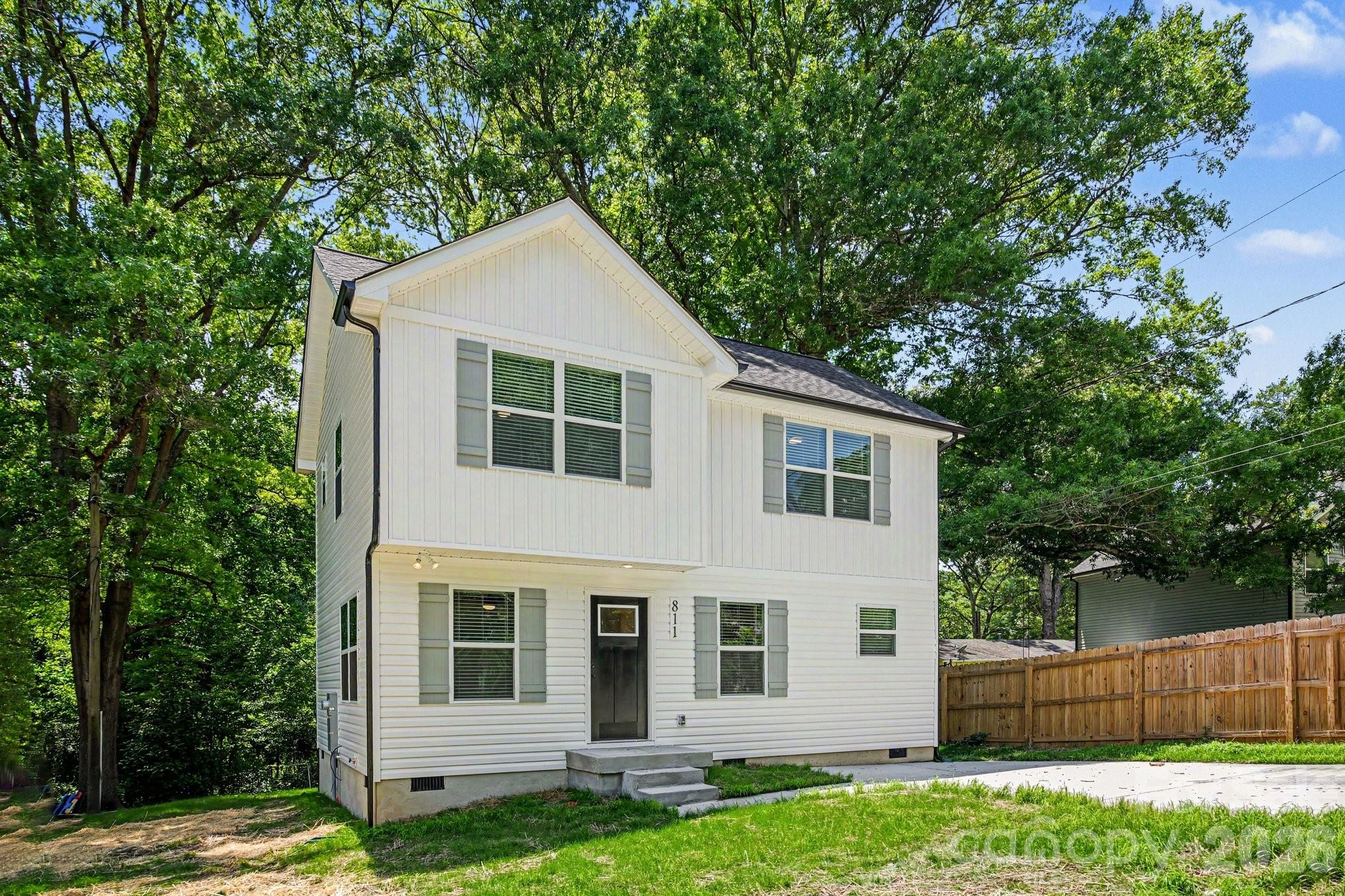 811 Evening Shade Lane Property Photo 3