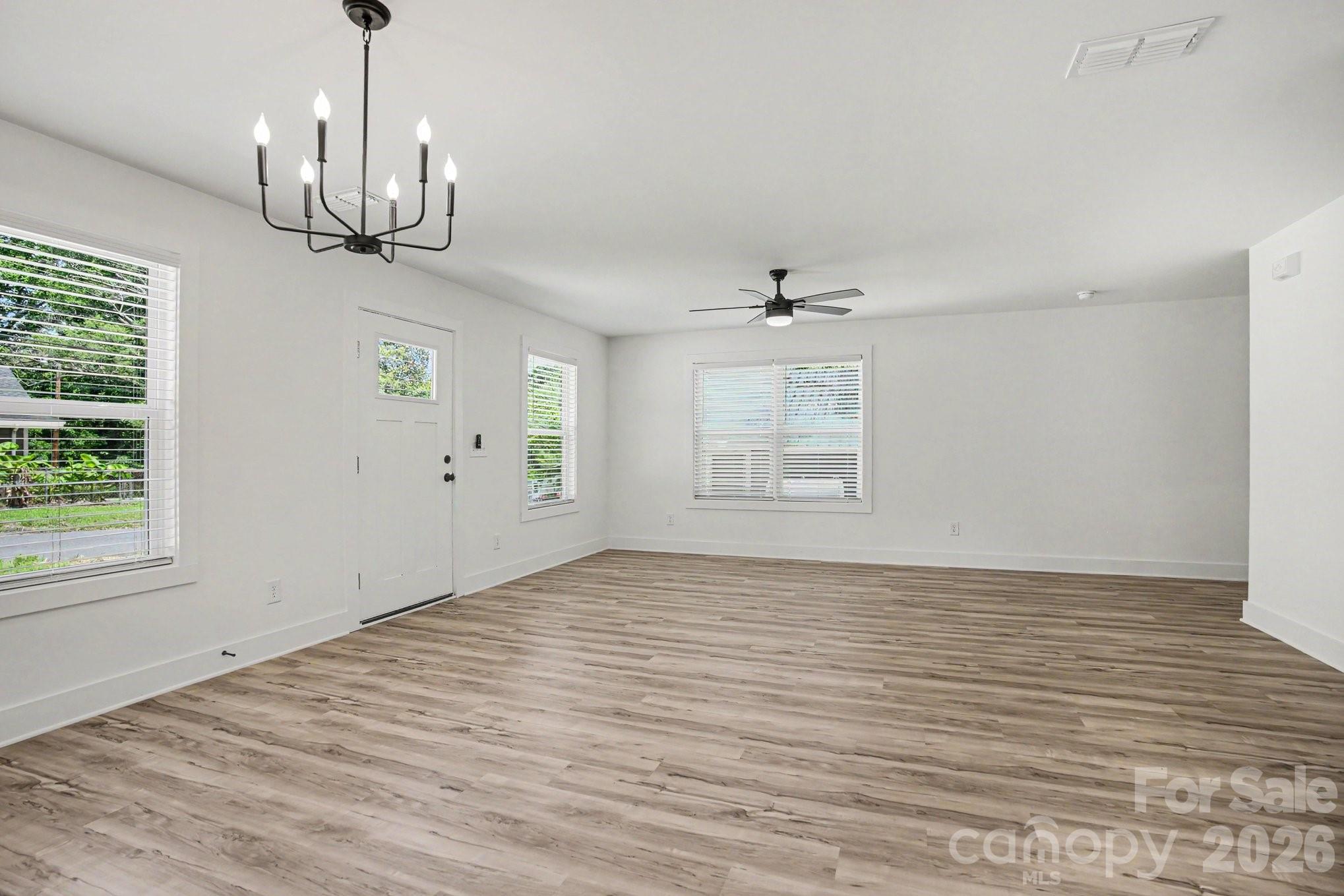 811 Evening Shade Lane Property Photo 6