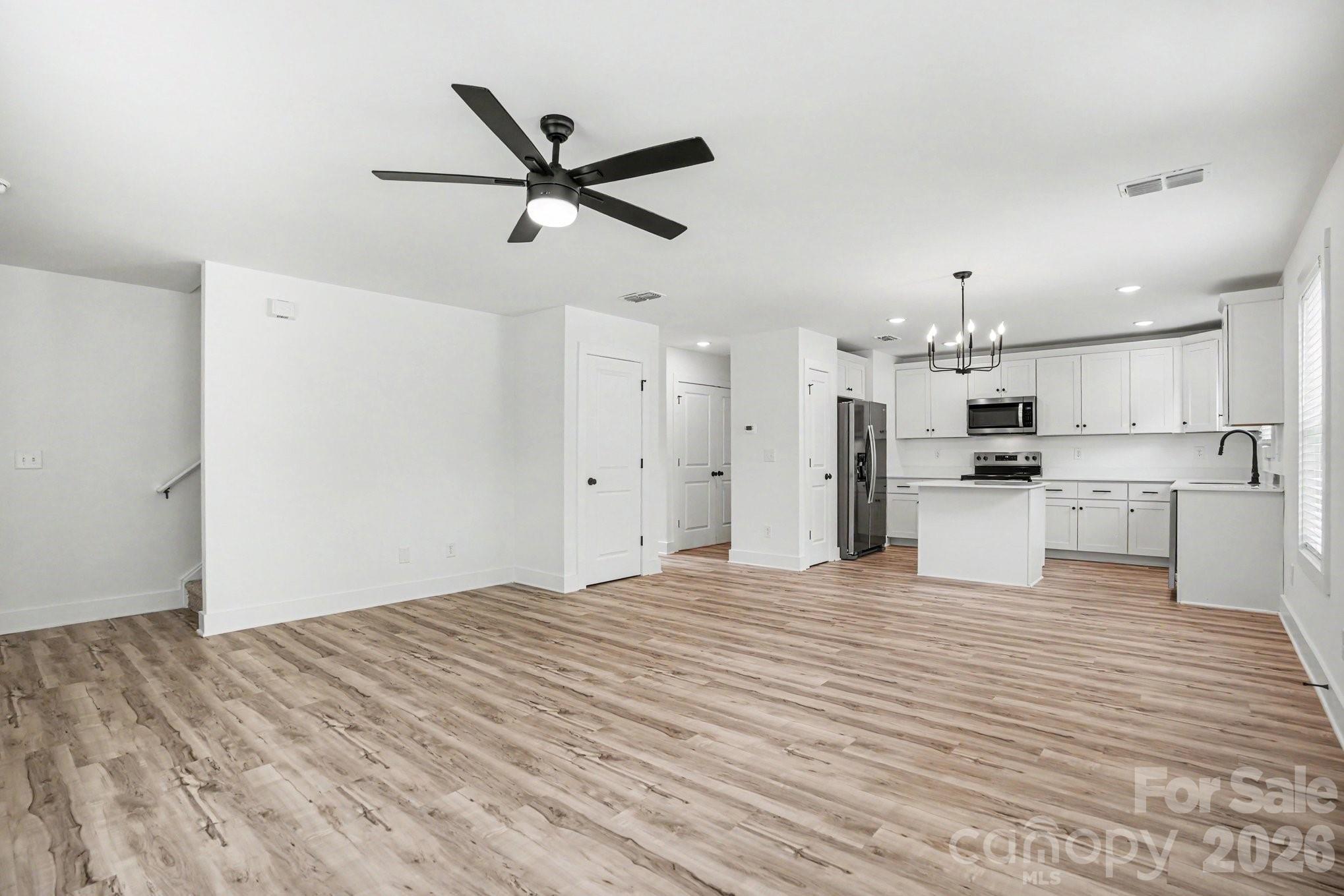 811 Evening Shade Lane Property Photo 7