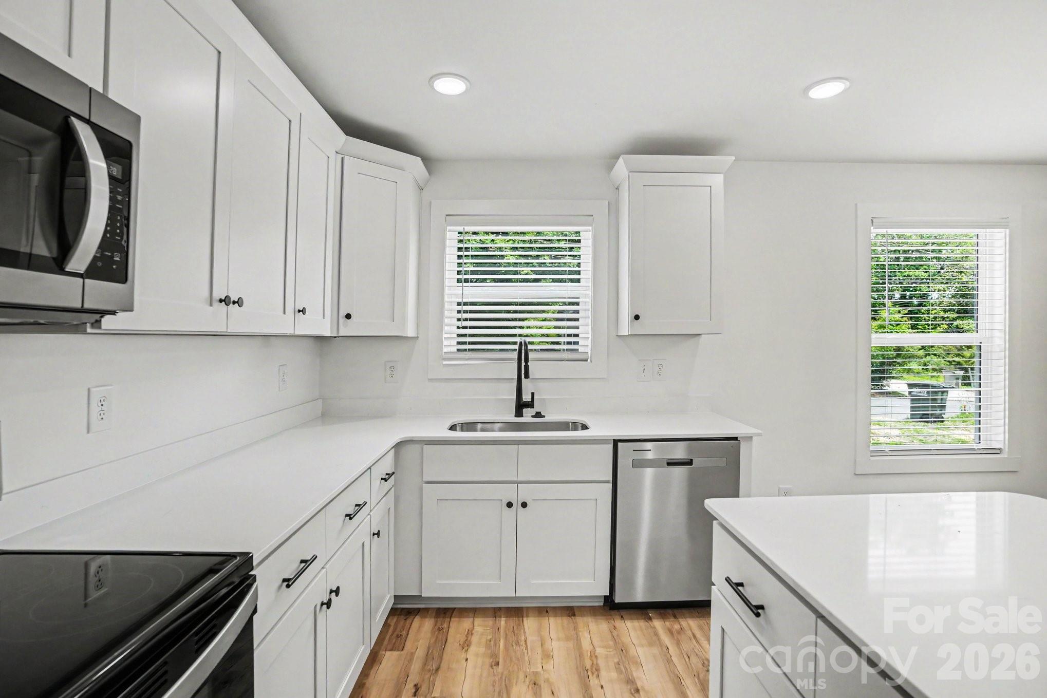 811 Evening Shade Lane Property Photo 9