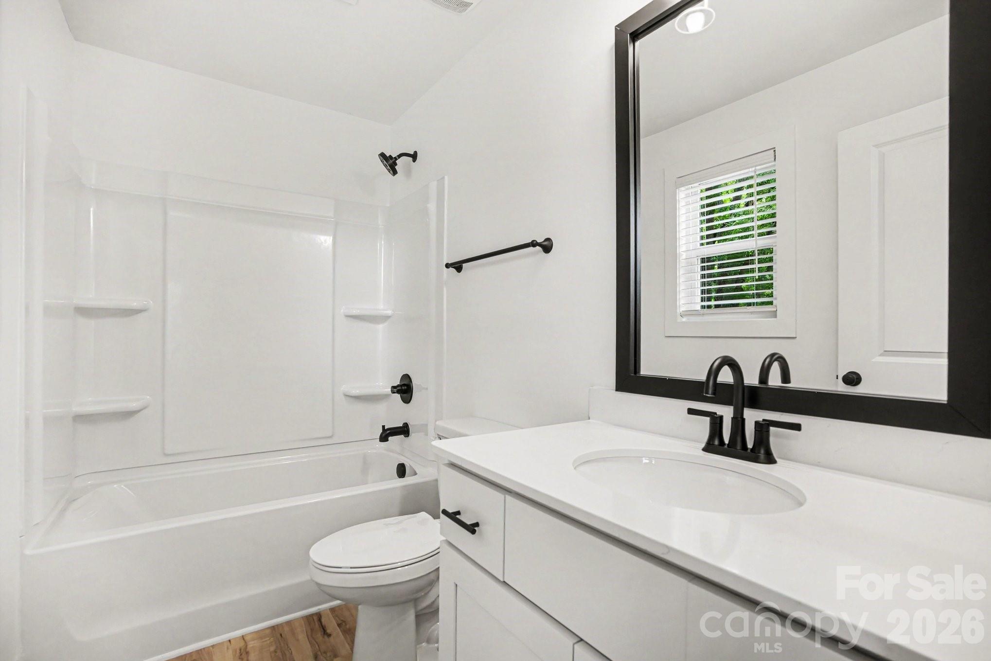811 Evening Shade Lane Property Photo 18