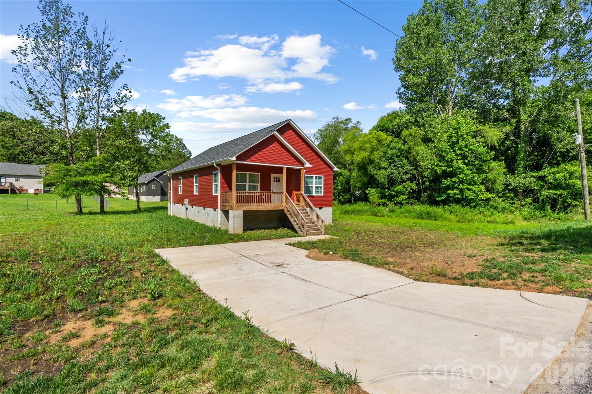 208 Nottingham Drive Property Photo 3