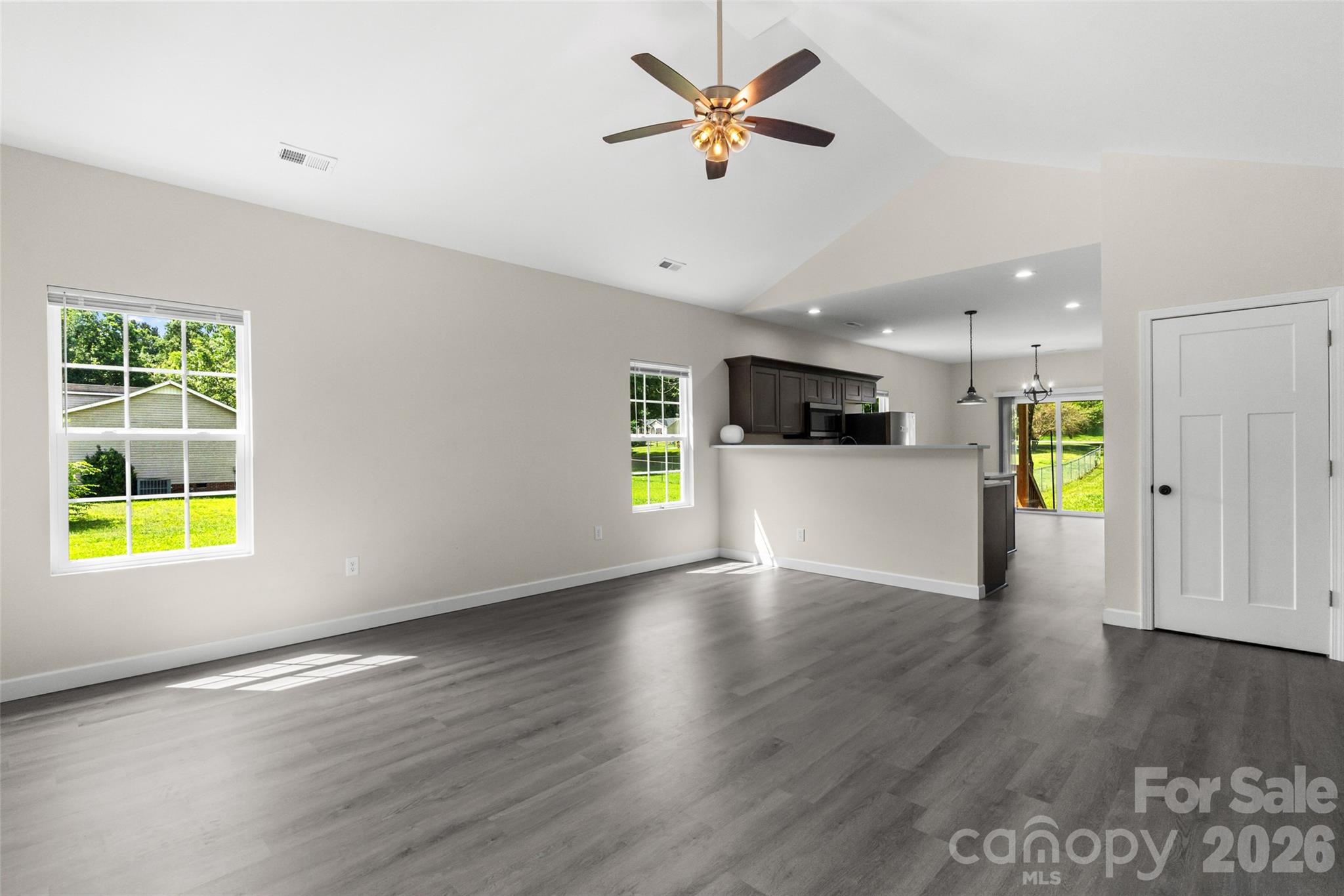 208 Nottingham Drive Property Photo 4