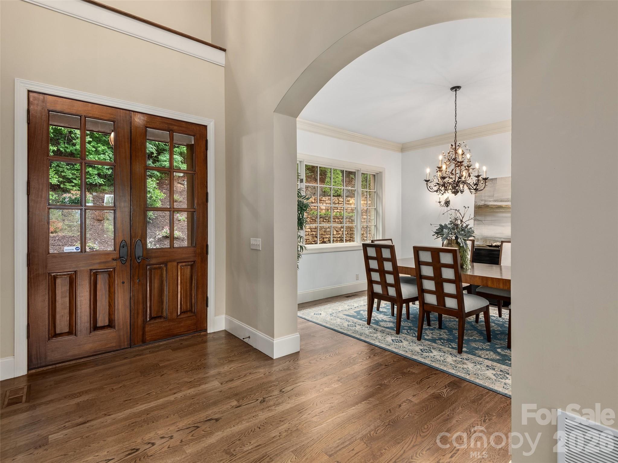 433 Coopers Hawk Drive Property Photo 3