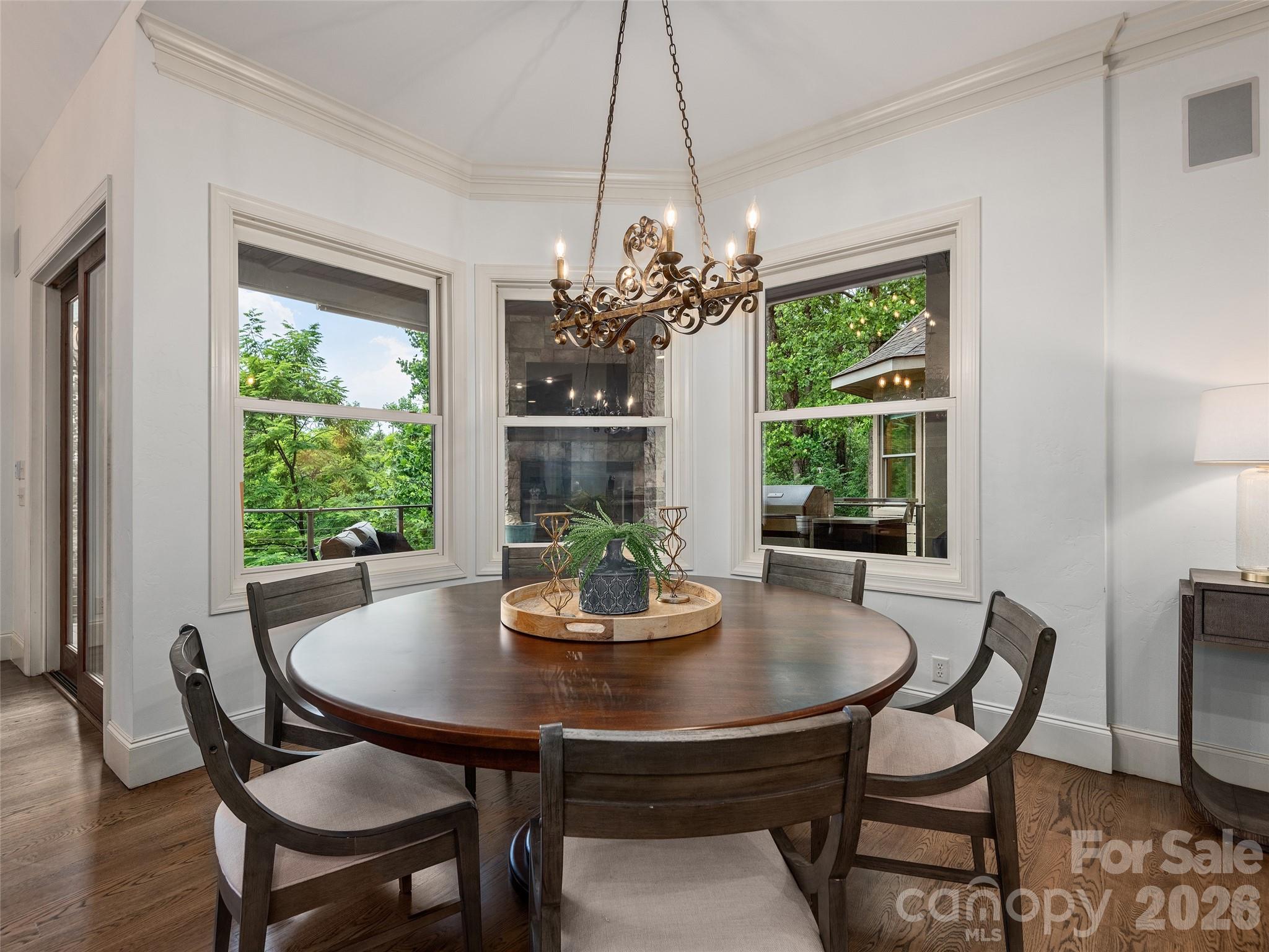 433 Coopers Hawk Drive Property Photo 16