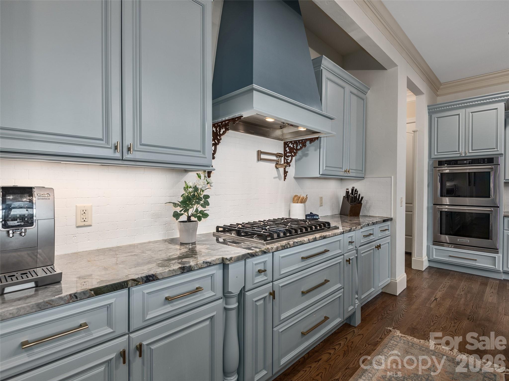 433 Coopers Hawk Drive Property Photo 17