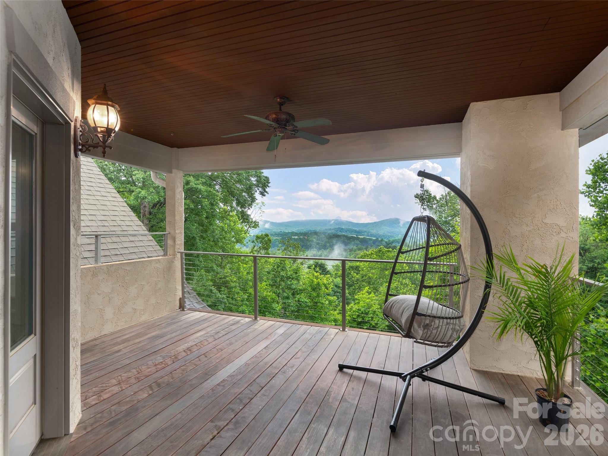 433 Coopers Hawk Drive Property Photo 26