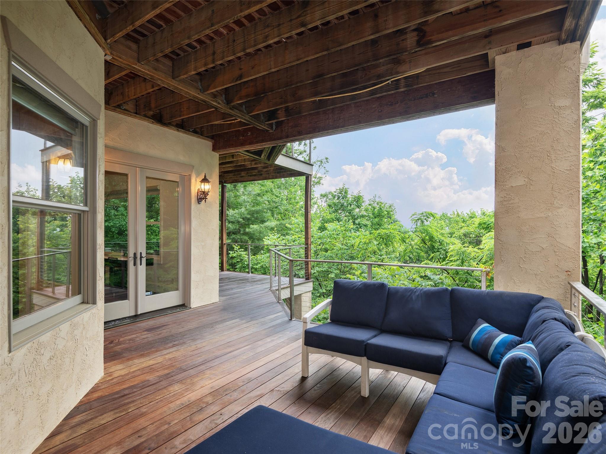 433 Coopers Hawk Drive Property Photo 36