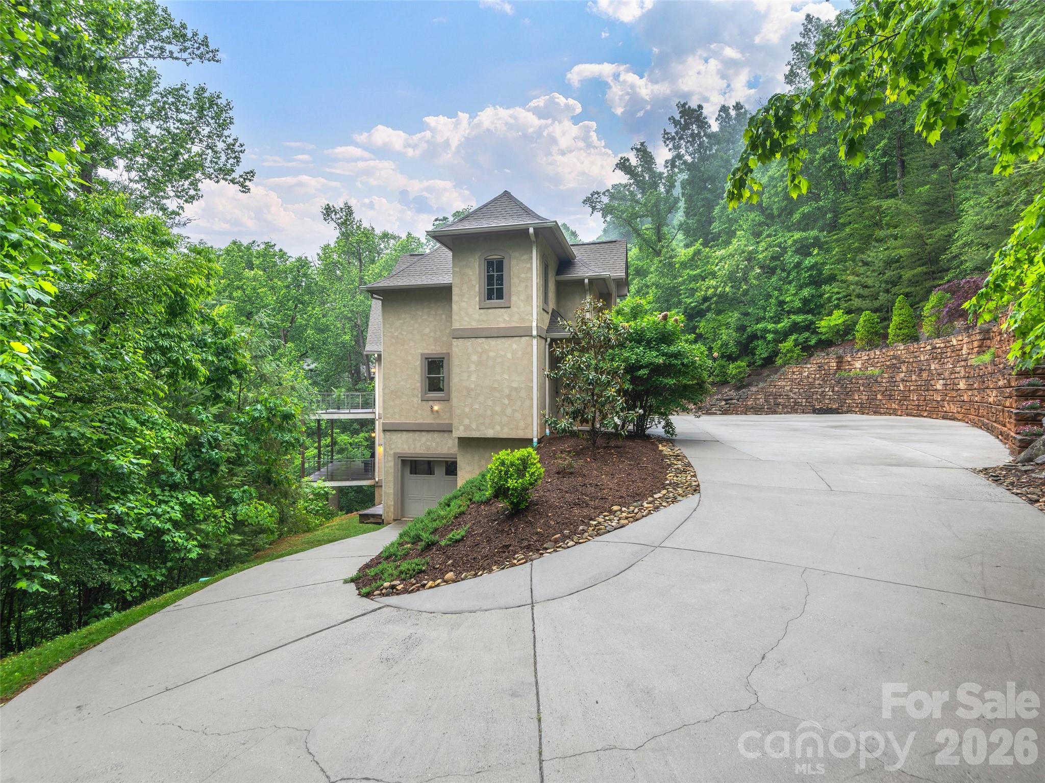 433 Coopers Hawk Drive Property Photo 43