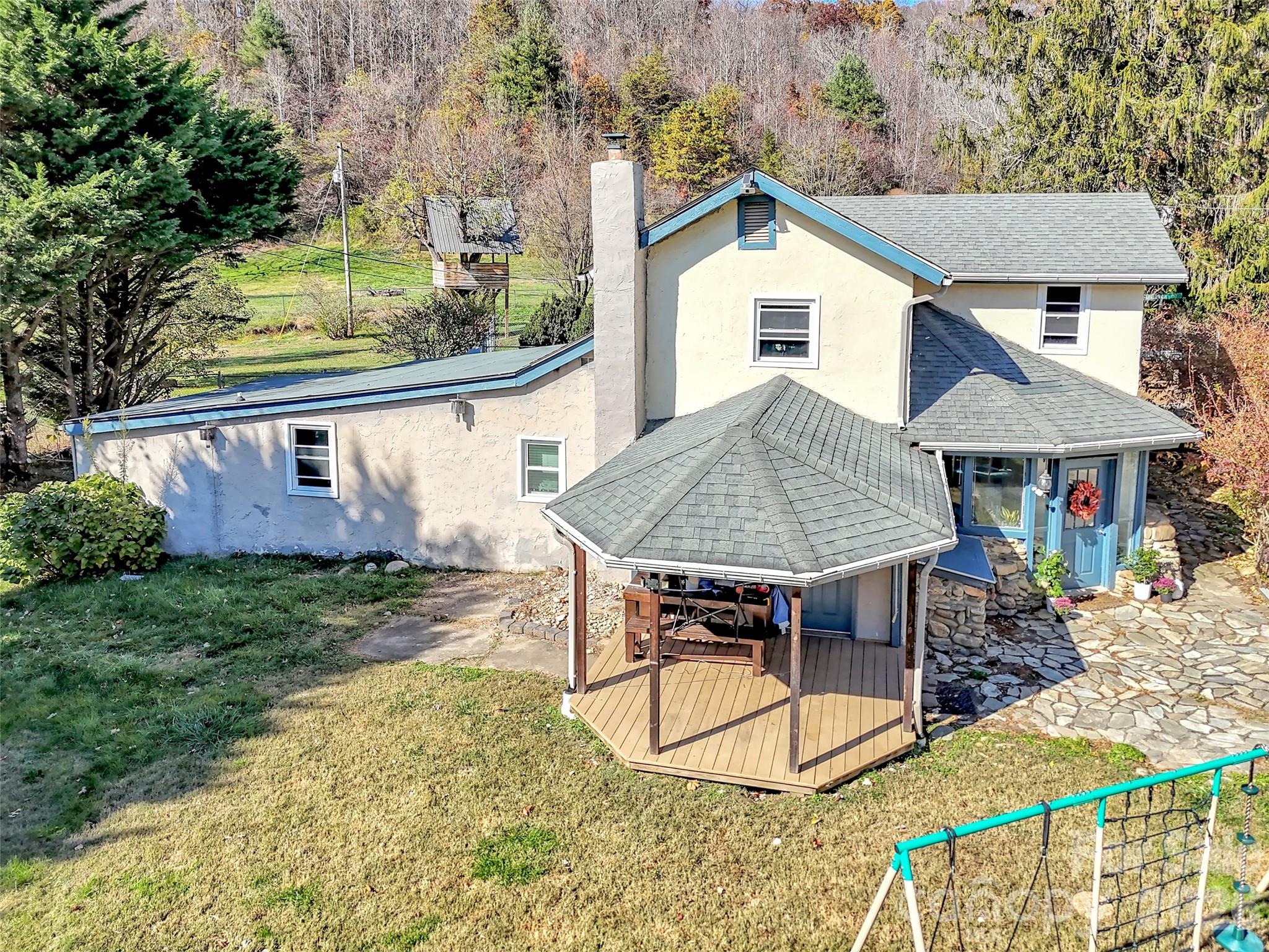 126 Arrowwood Way Property Photo 2
