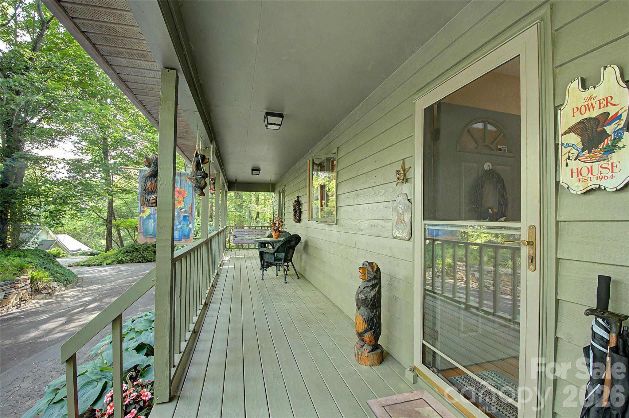 383 Ravenwood Lane 28/31 Property Photo 8