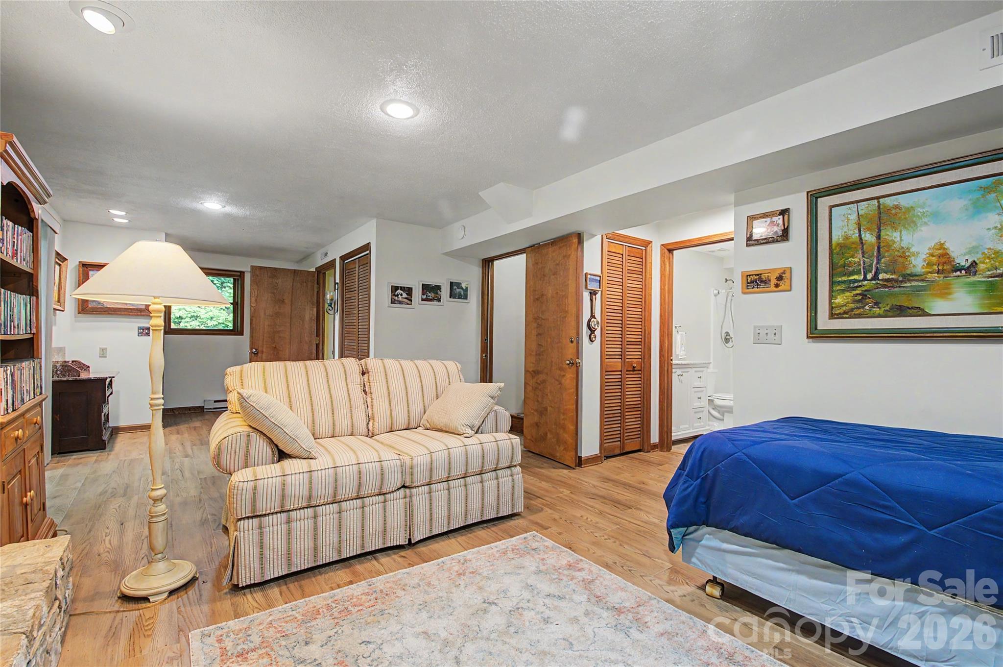 383 Ravenwood Lane 28/31 Property Photo 35