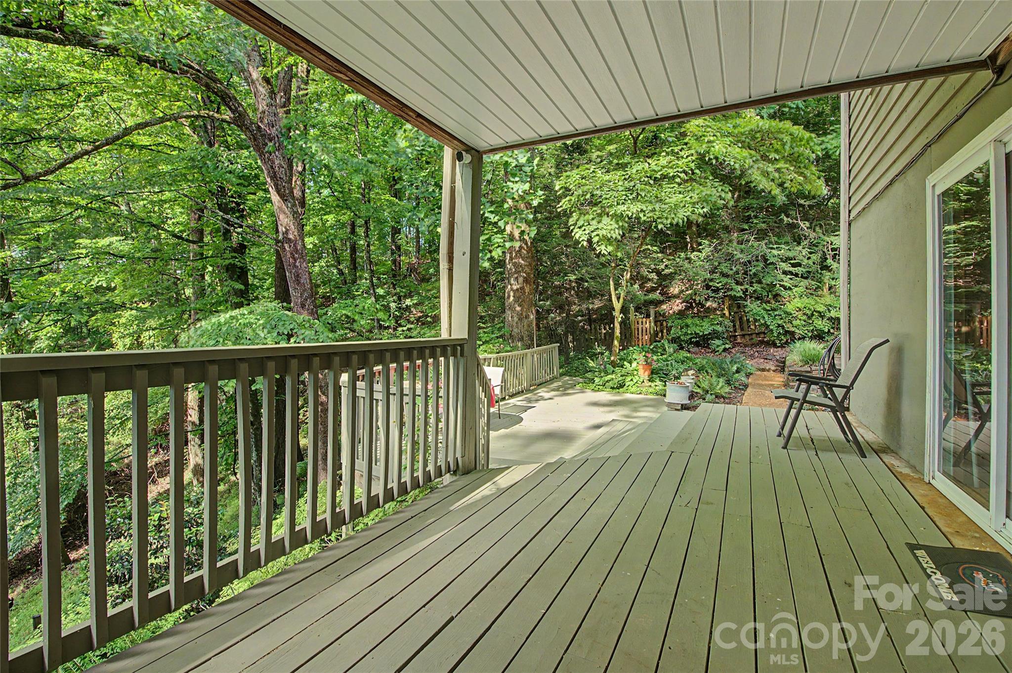 383 Ravenwood Lane 28/31 Property Photo 40
