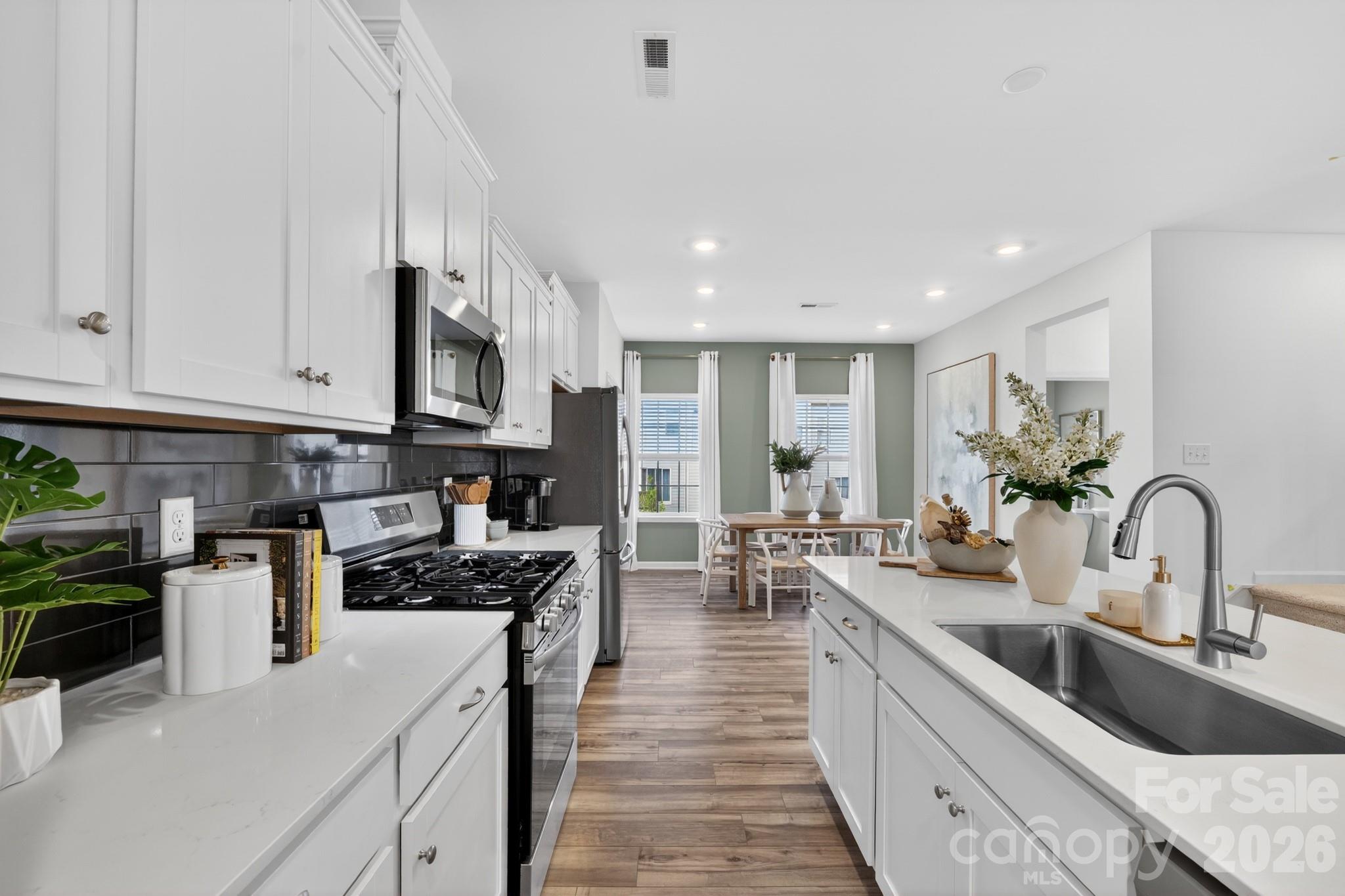 106 Nablus Trail B Property Photo 4