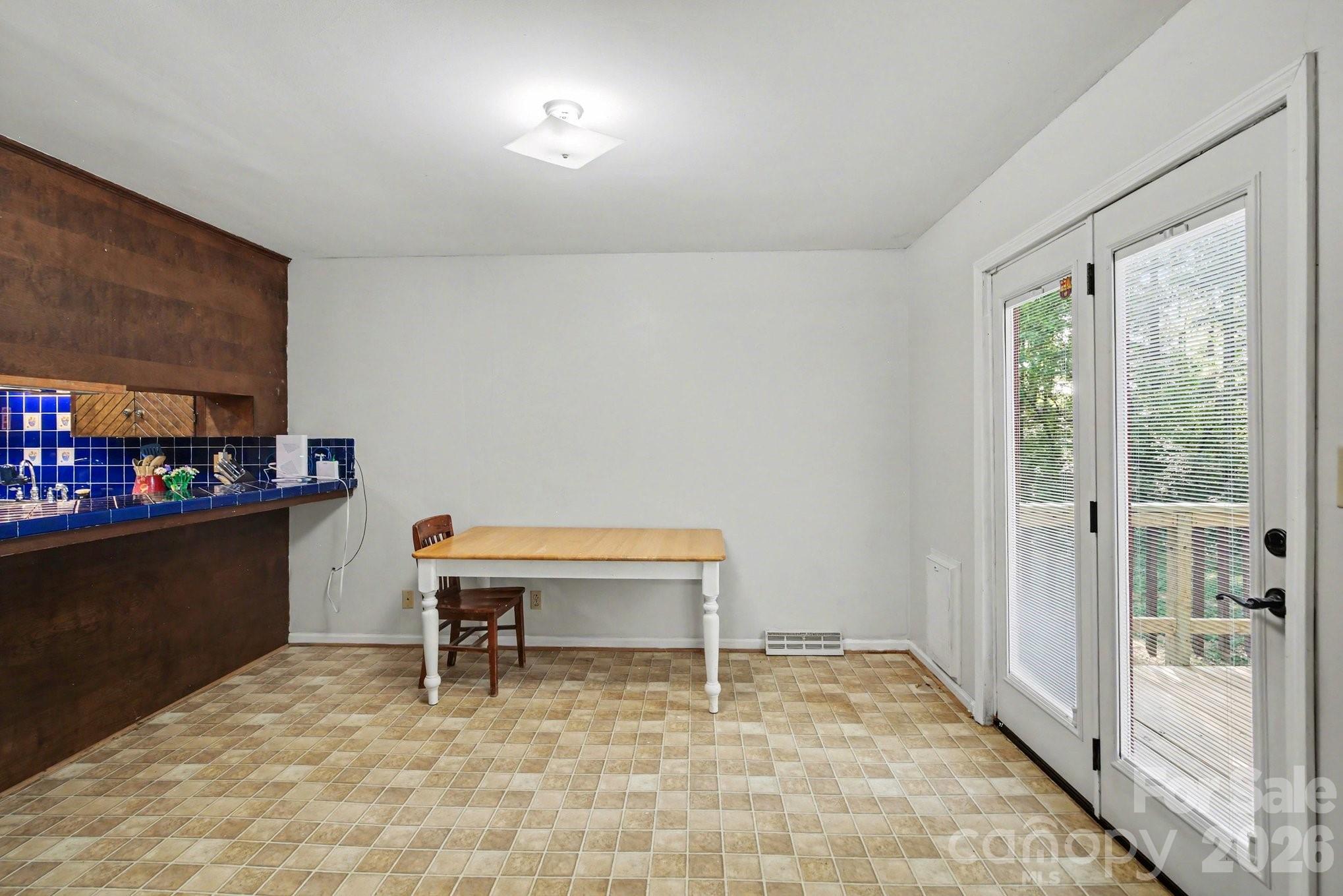270 Oakland Avenue Property Photo 10