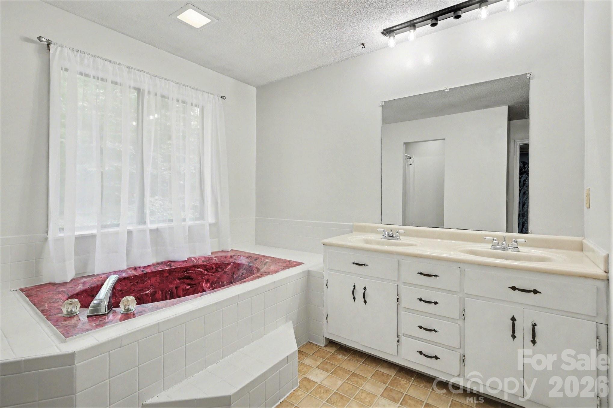 270 Oakland Avenue Property Photo 14
