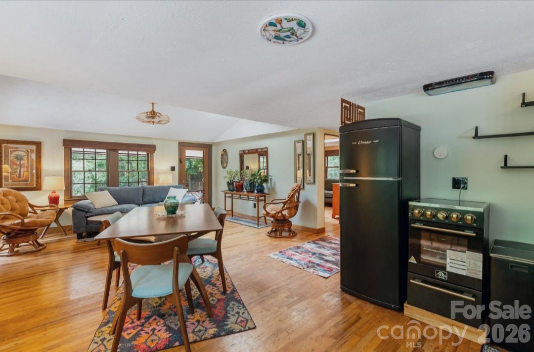 168 Avondale Road Property Photo 8