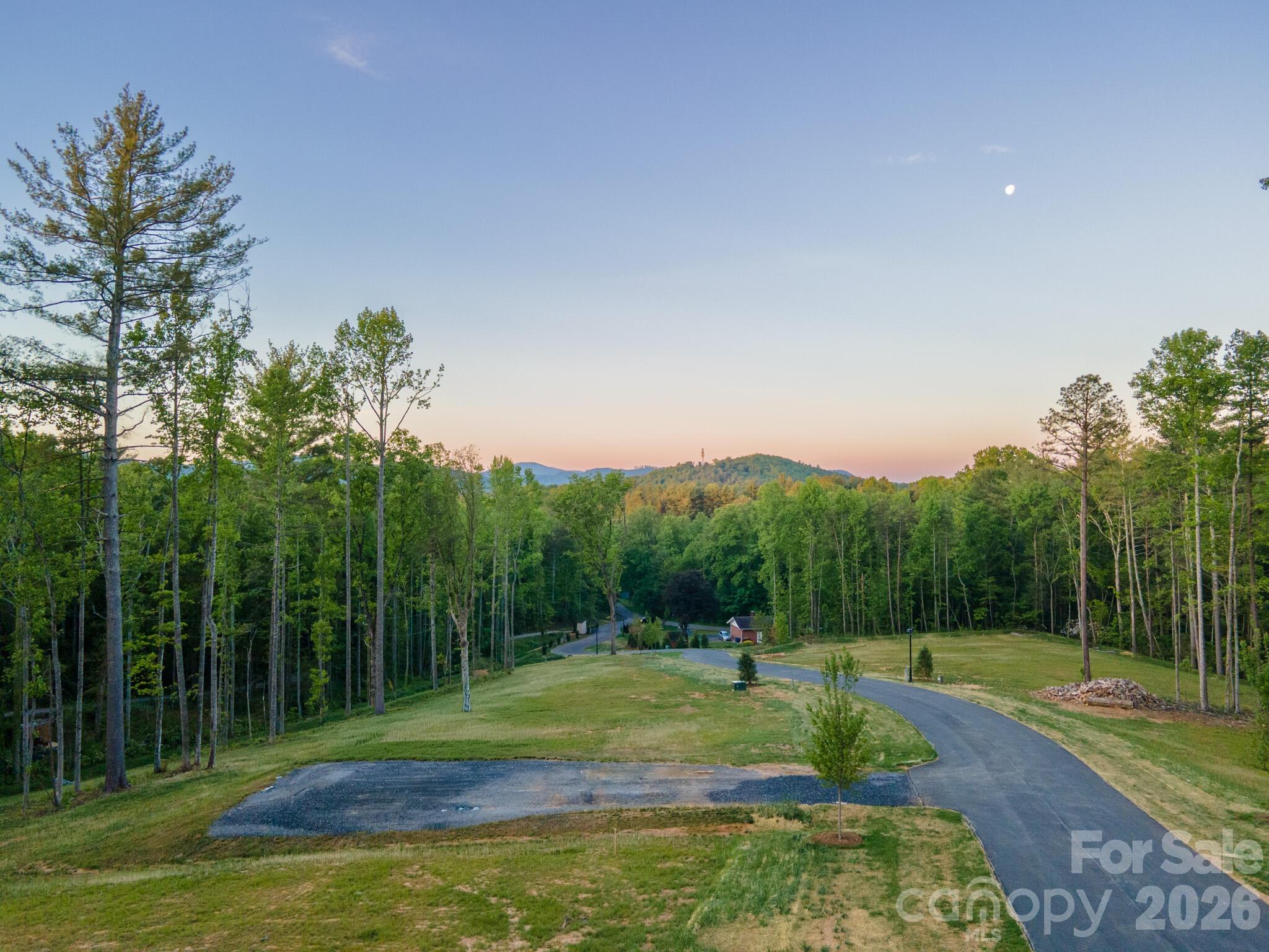 433 Irvine Drive Property Photo 3