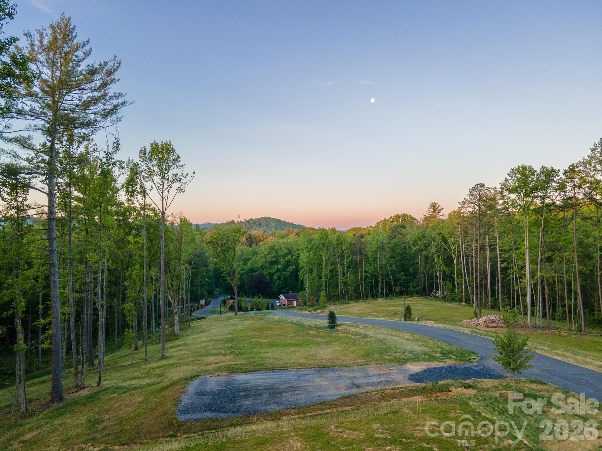 433 Irvine Drive Property Photo 4