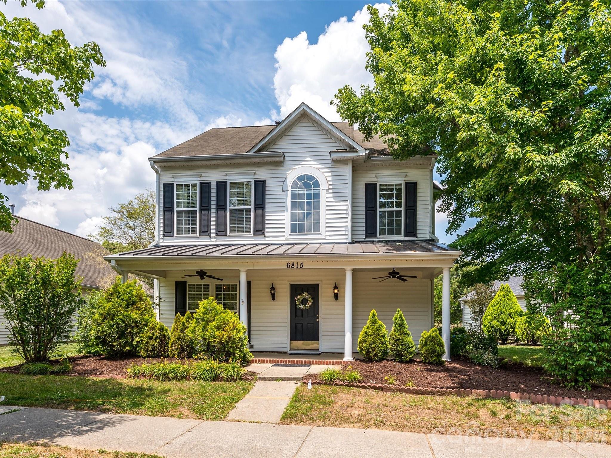 6815 Tanners Creek Drive Property Photo 1