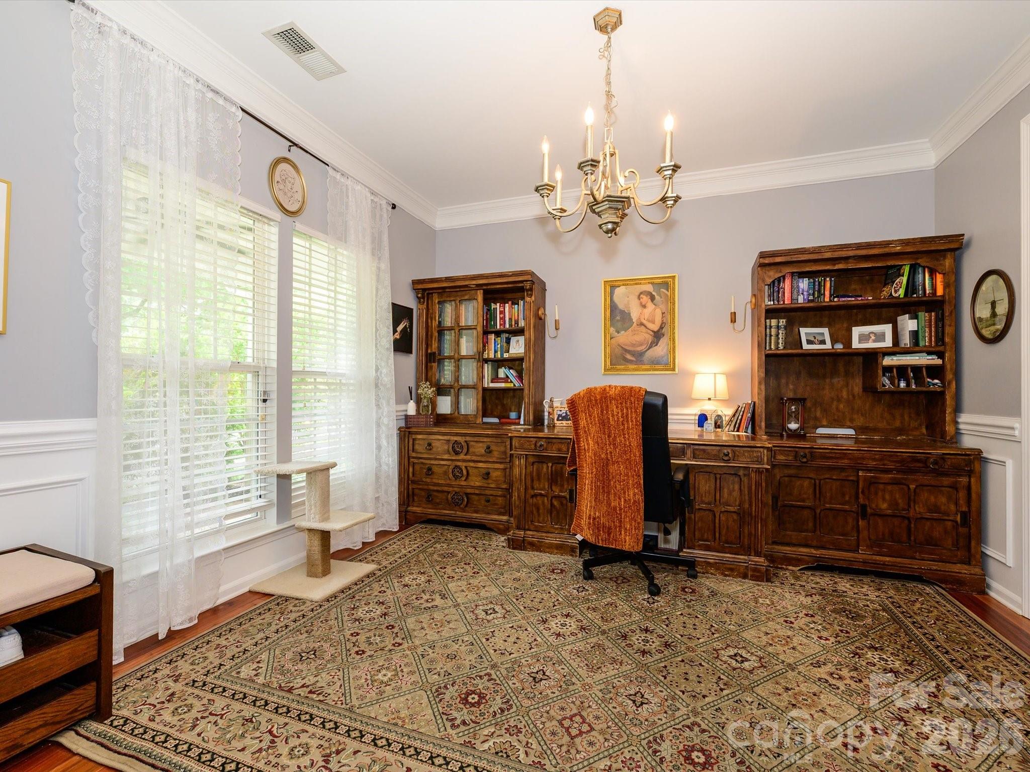 6815 Tanners Creek Drive Property Photo 6