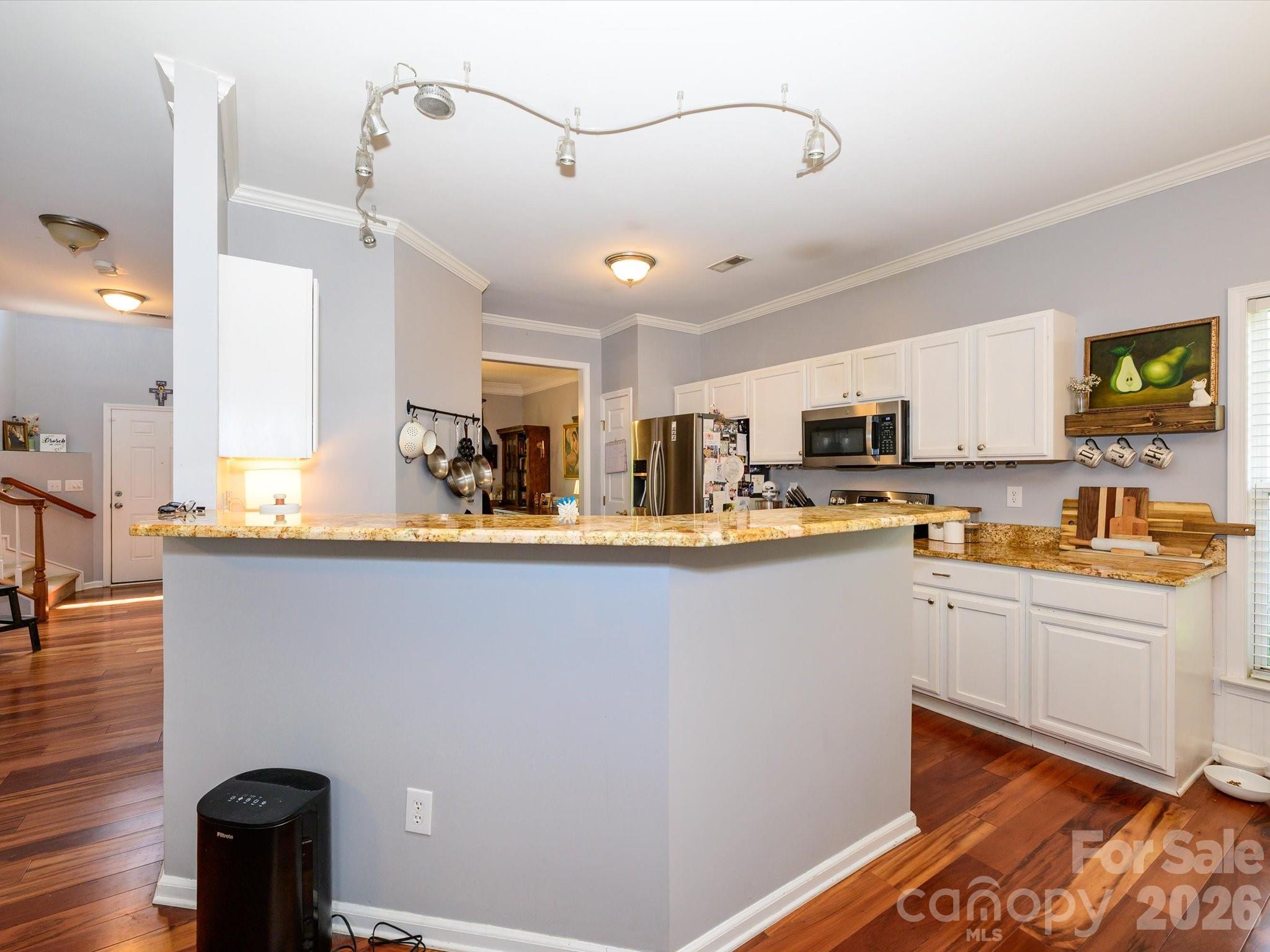 6815 Tanners Creek Drive Property Photo 10